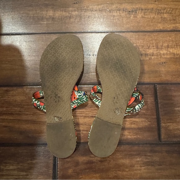 Tory Burch Peacock Print Miller Flip Flips size 9 EUC - Picture 4 of 4